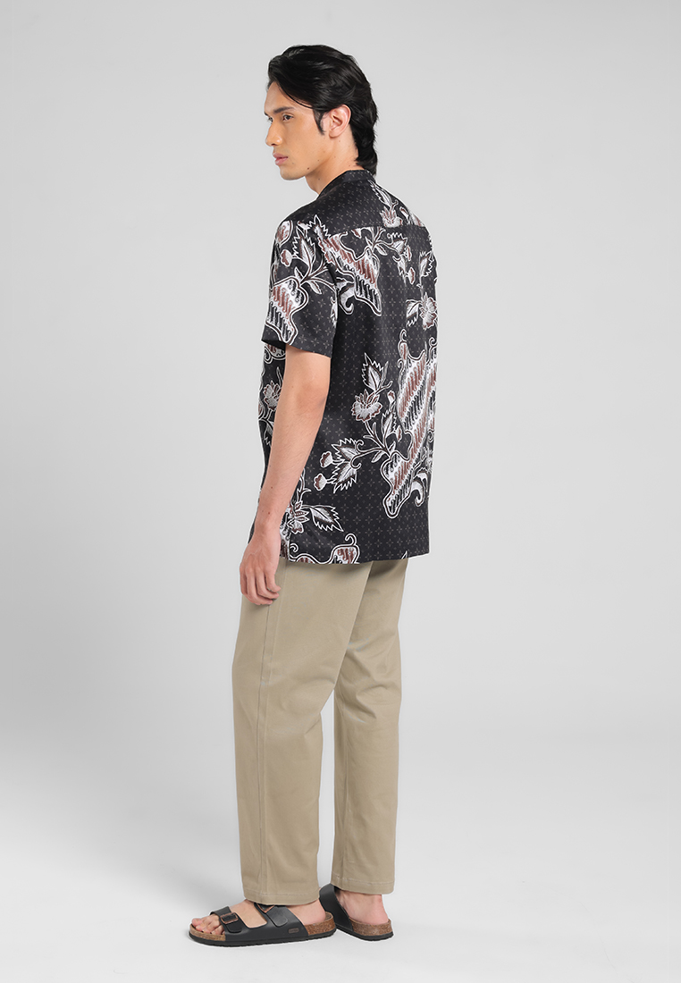 MANZONE - Kemeja Koko Shanghai Batik Lengan Pendek Pria Wangsakara Modern Fit - Black