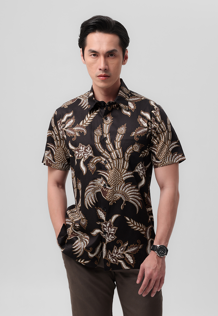 MANZONE - Kemeja Batik Lengan Pendek Pria Dewa Modern Fit - Black