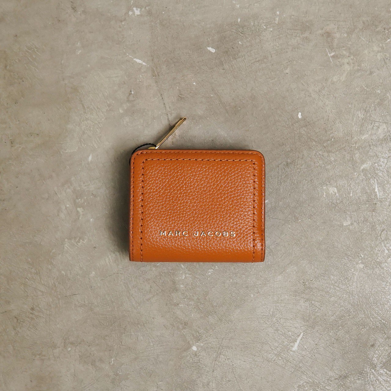 Marc Jacobs Dompet MARC JACOBS LEATHER PLAIN CAMEL BIFOLD WALLET 100% ORIGINAL