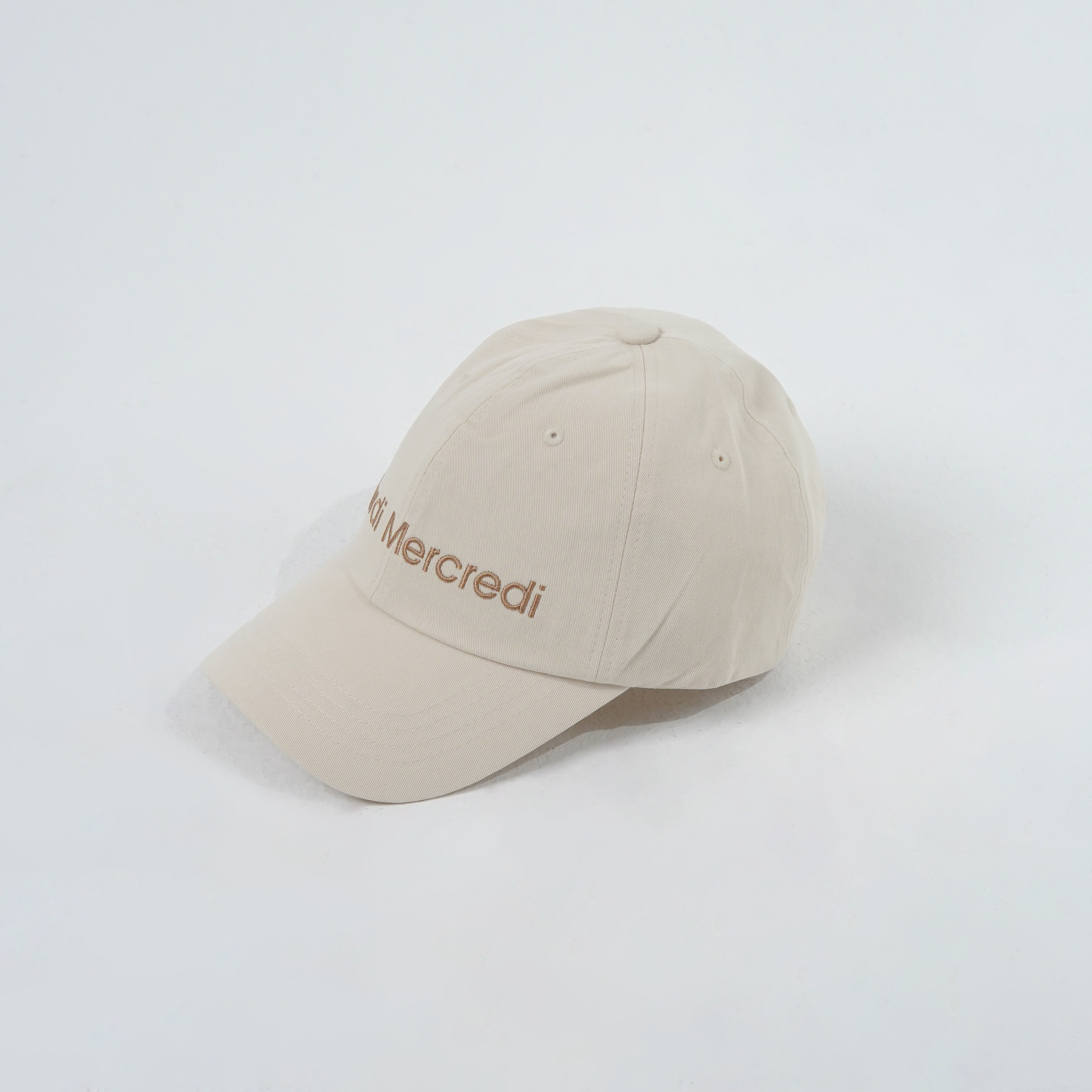 Mardi Mercredi Topi MARDI MERCREDI TEXT LOGO PEANUT CREAM CAP CAP 100% ORIGINAL - OS ADJUST