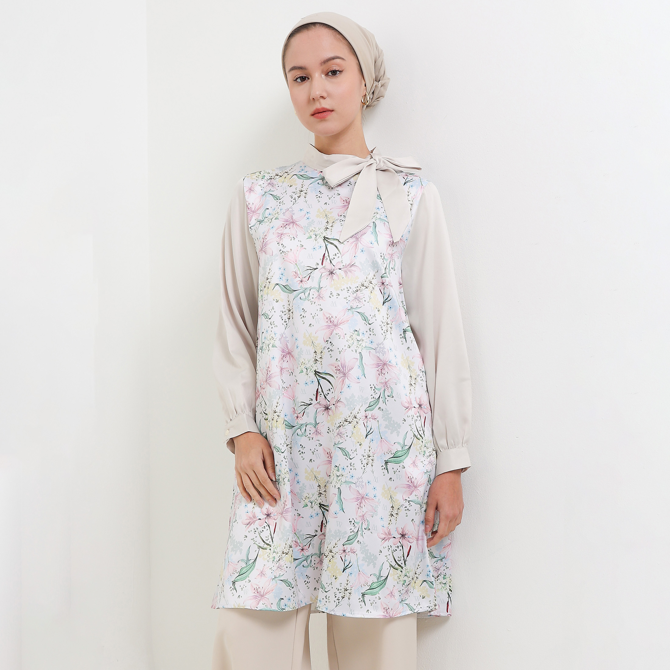 MFMW Arfani Tunik Satin Multicolor Motif Bunga