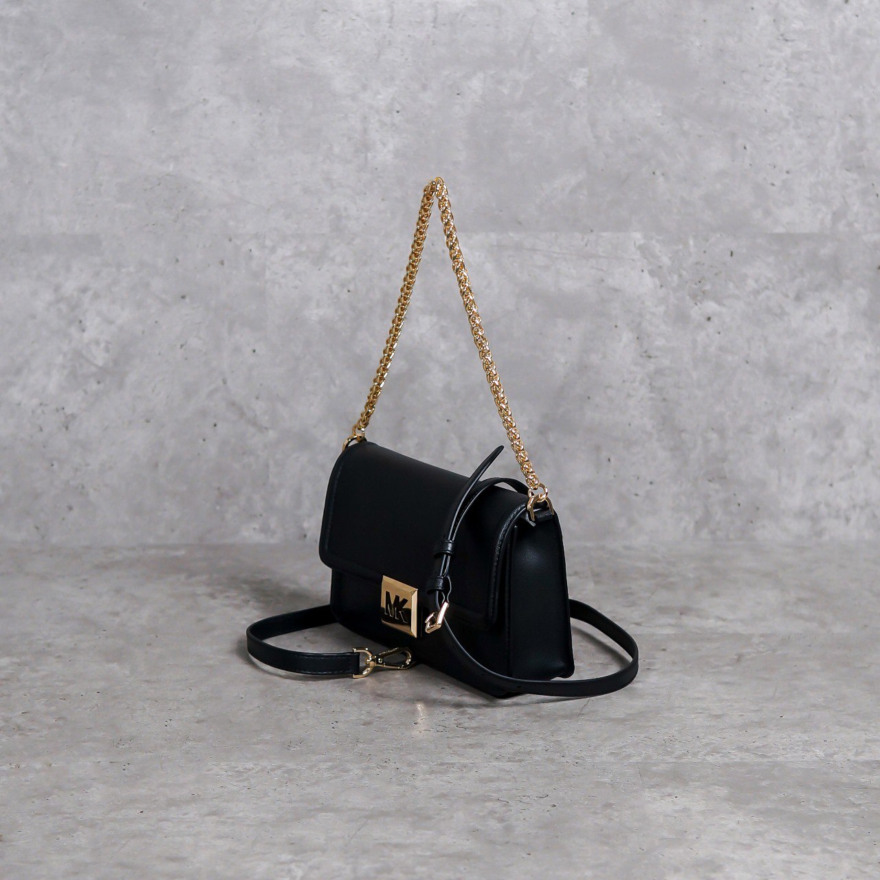 MICHAEL KORS Tas MICHAEL KORS MK OUTLINE GOLD BUCKLE FLAP BLACK CHAIN SHOULDER BAG 100% ORIGINAL