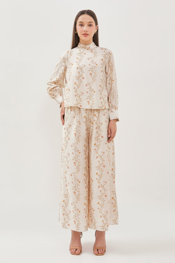MINIMAL - Matilda - Blus Motif Bunga - Beige Colour Beige