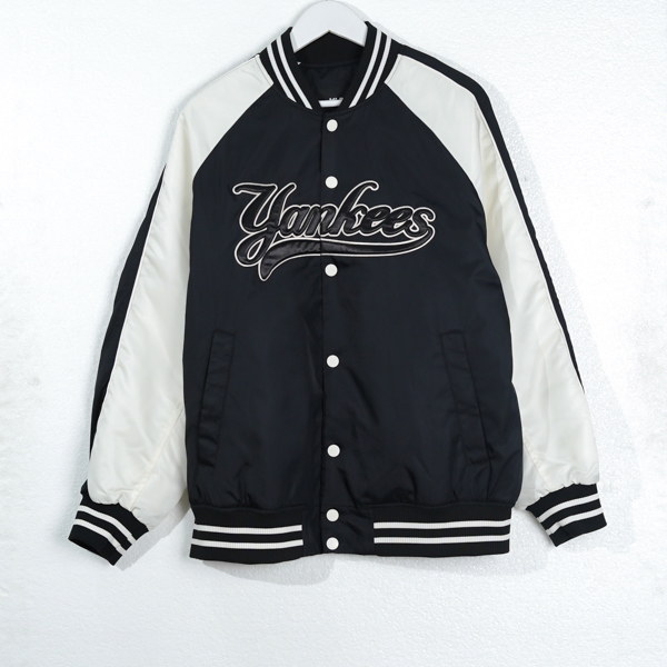MLB Jaket MLB YANKEES HALF IVORY WHITE BLACK VARSITY JACKET 100% ORIGINAL