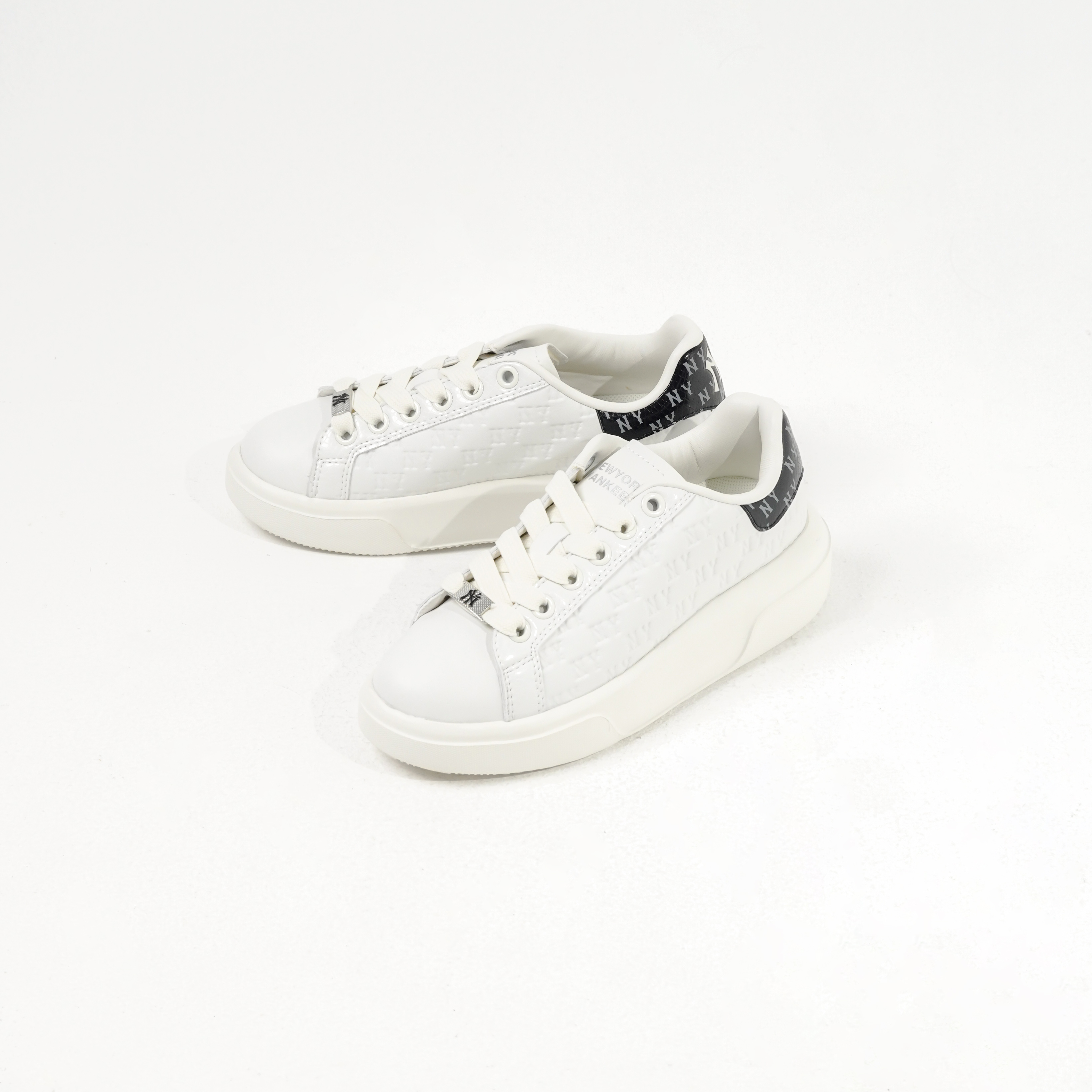 MLB Sepatu MLB NY CHUNKY MONOGRAM EMBOSSED BLACK WHITE SNEAKER 100% ORIGINAL