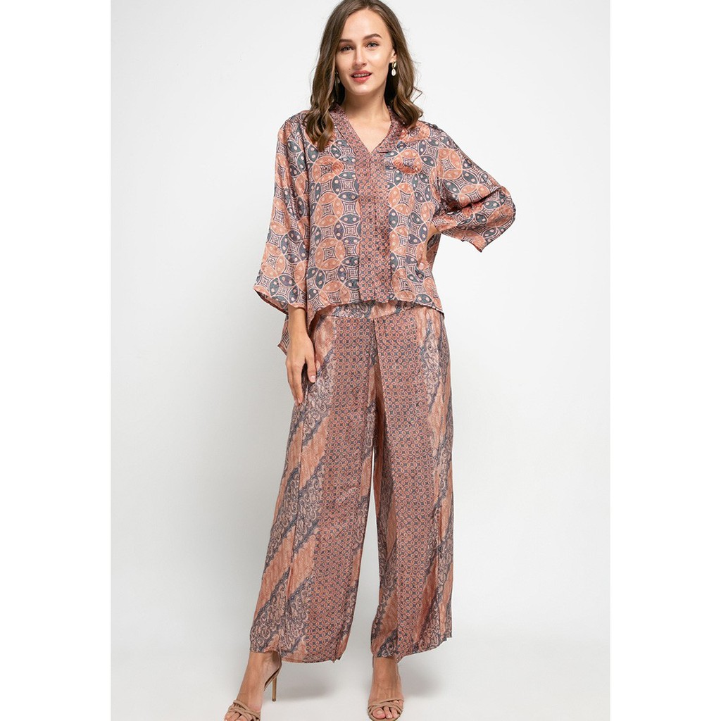 Nayara Batik Set Willa Salem / Baju Kondangan / Pesta / kaftan set / Batik Viscose / Setelan Batik V