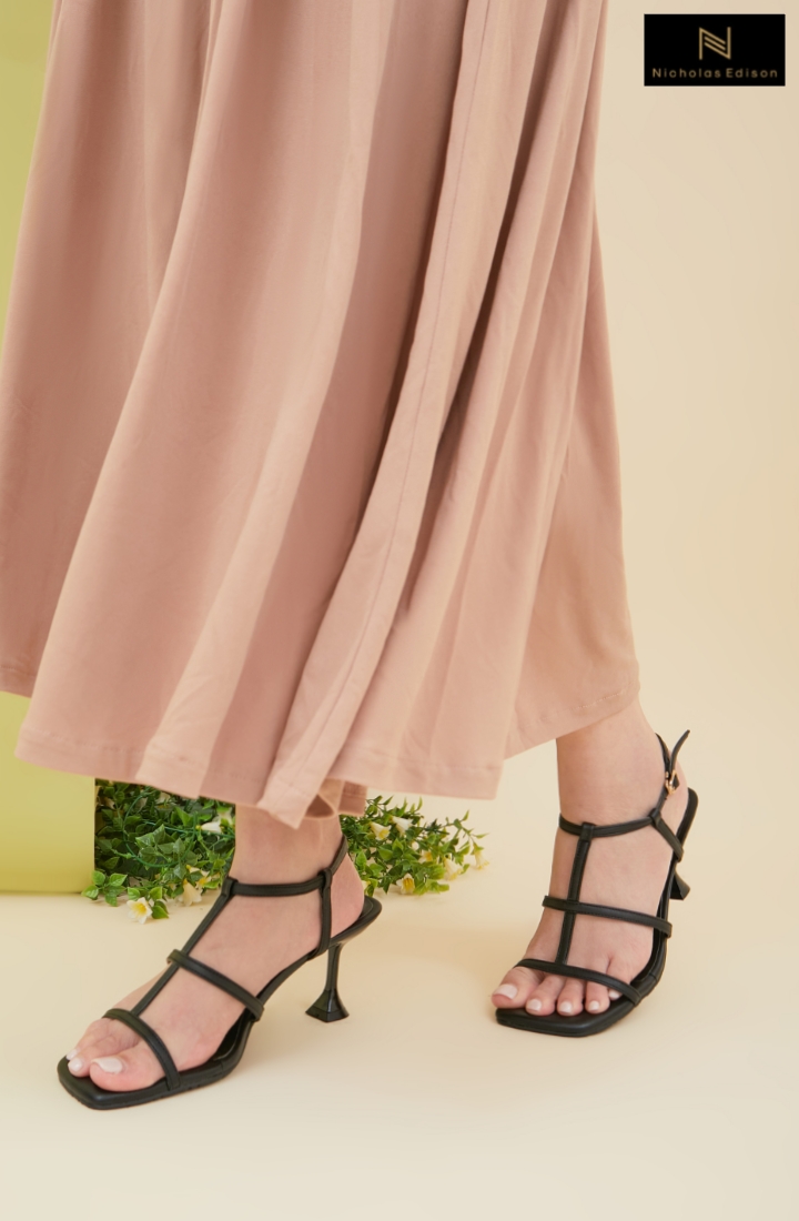 NICHOLAS EDISON Heels Fifi Black