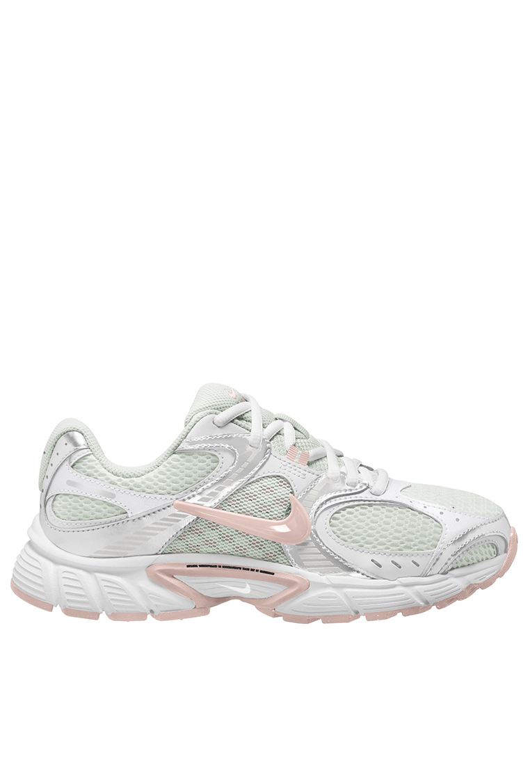 Nike V5 RNR Shoes with Reflective Accents