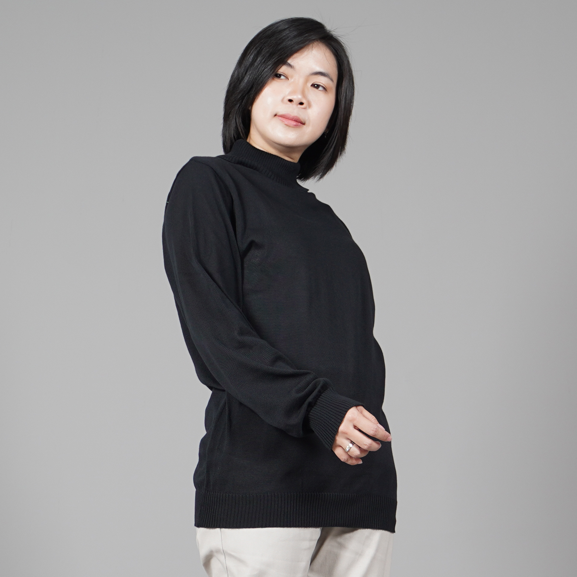 Okechuku JEHOON Turtle Neck Wanita Knit Sweater Turtle Neck - HITAM