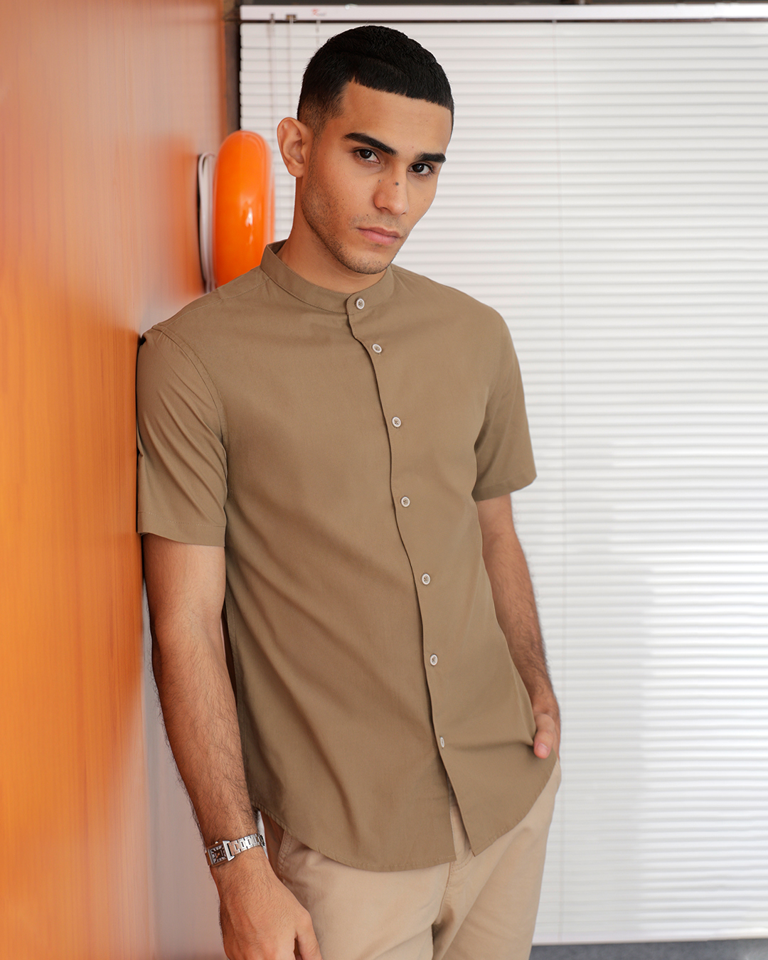 OXCON Kemeja collarless kerah koko Suede Kasual Pria Lengan Pendek Sand