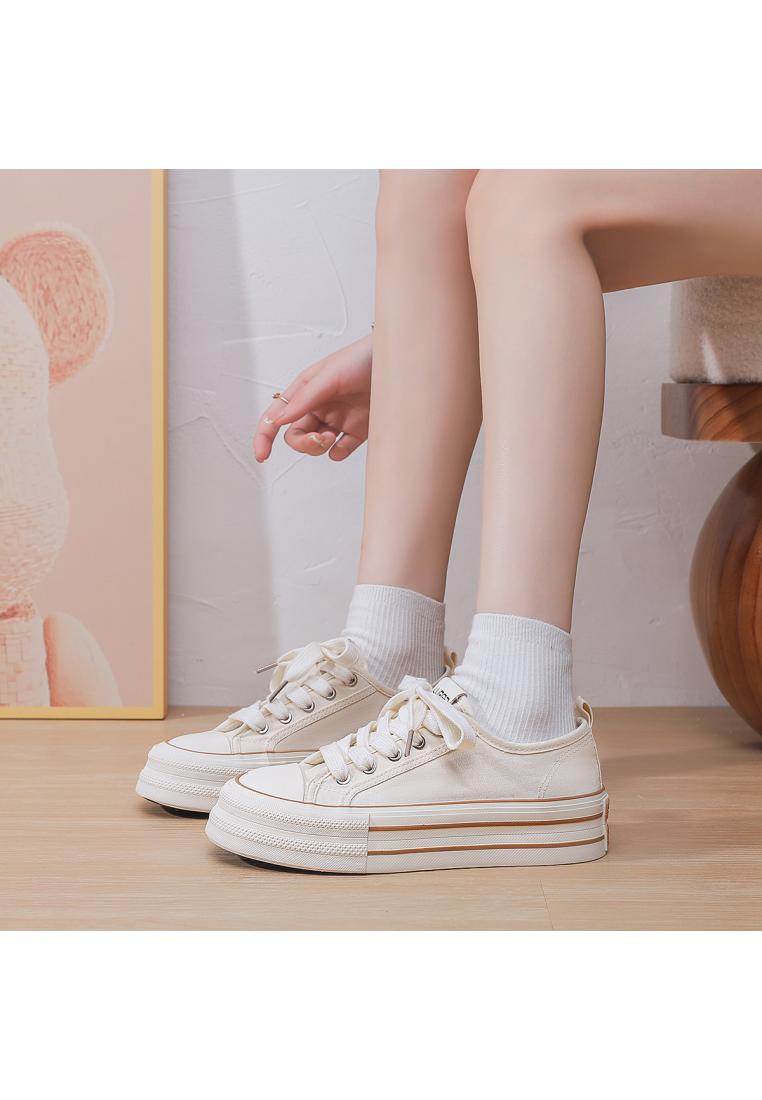 Panarybody Sepatu Kanvas Wanita Kasual Bertali Modis Sneakers Cewek Q1517