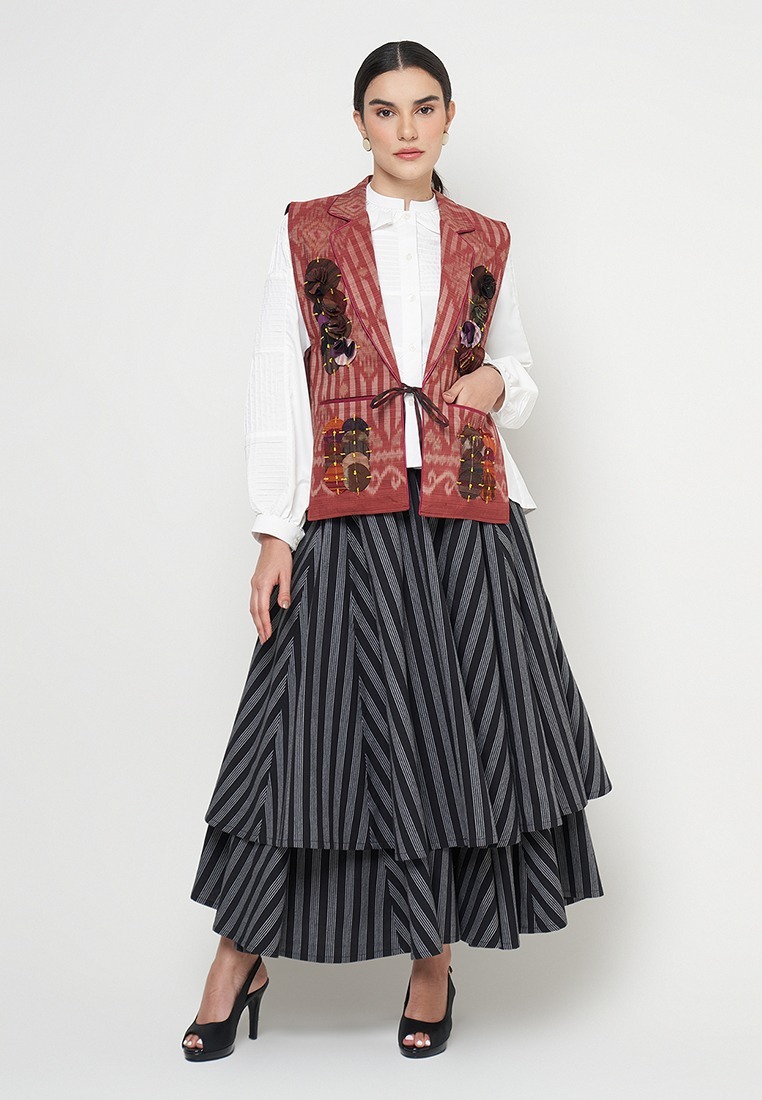 Pendopo SAGARA Endek Statement Vest
