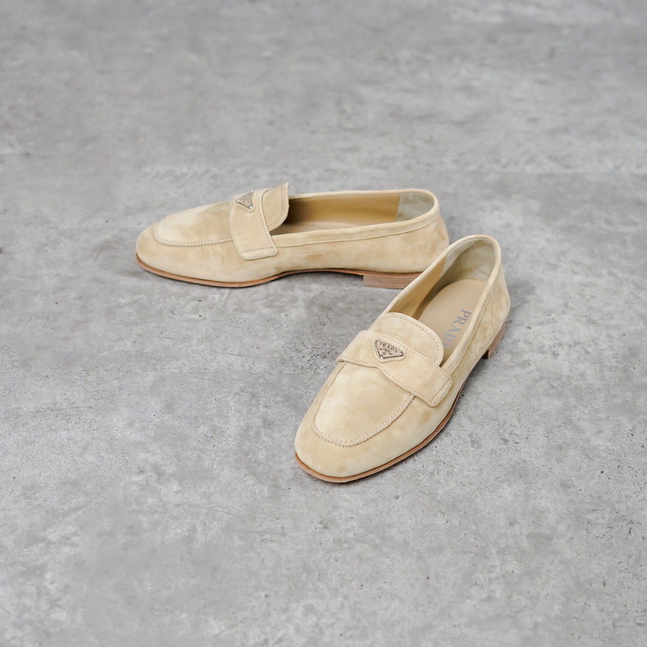 Prada Sepatu PRADA TRIANGLE SUEDE ECRU BEIGE LOAFERS 100% ORIGINAL
