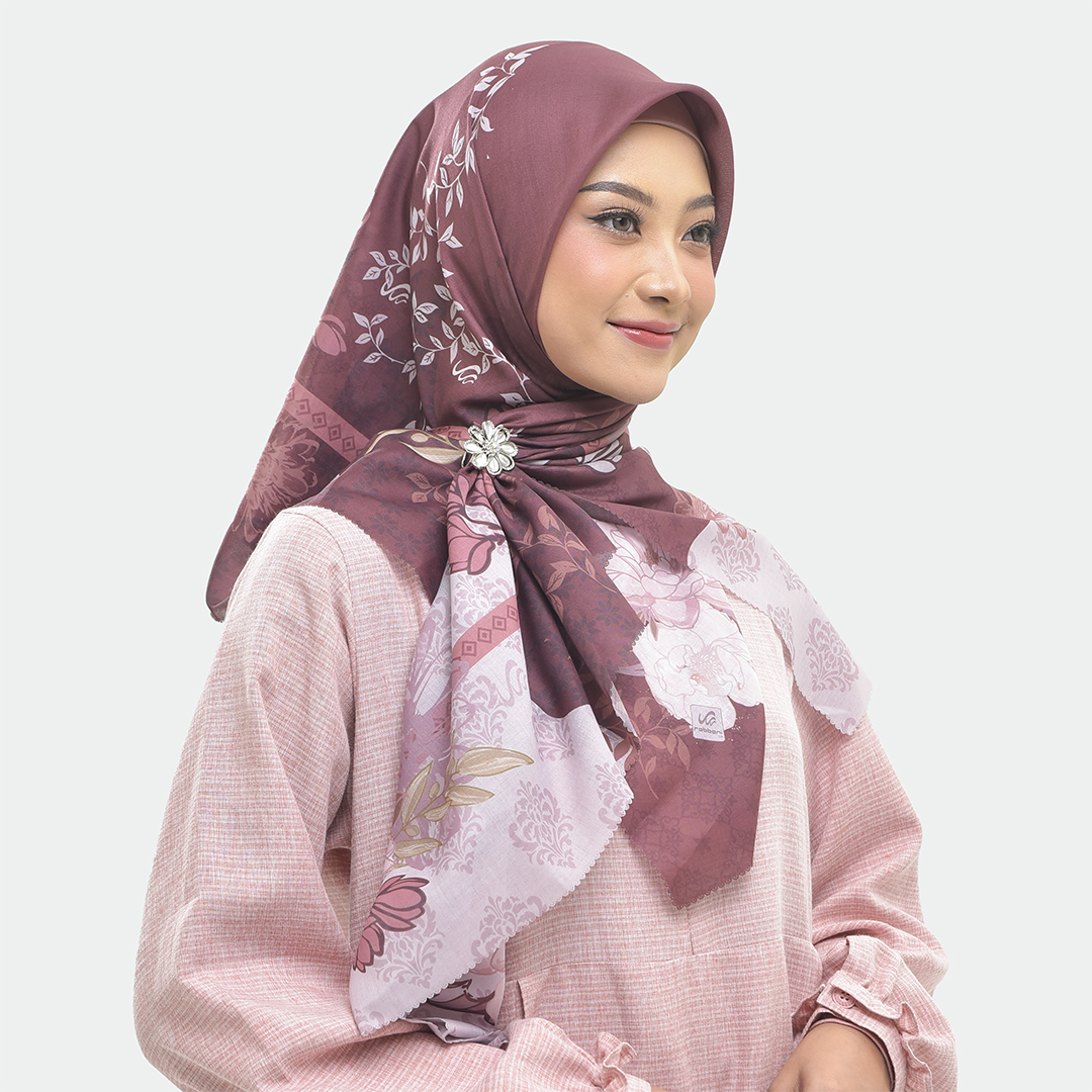 Rabbani - Kerudung Segi Empat Muslim Wanita Tetra Mafuyu Lux - Deepp Maroon