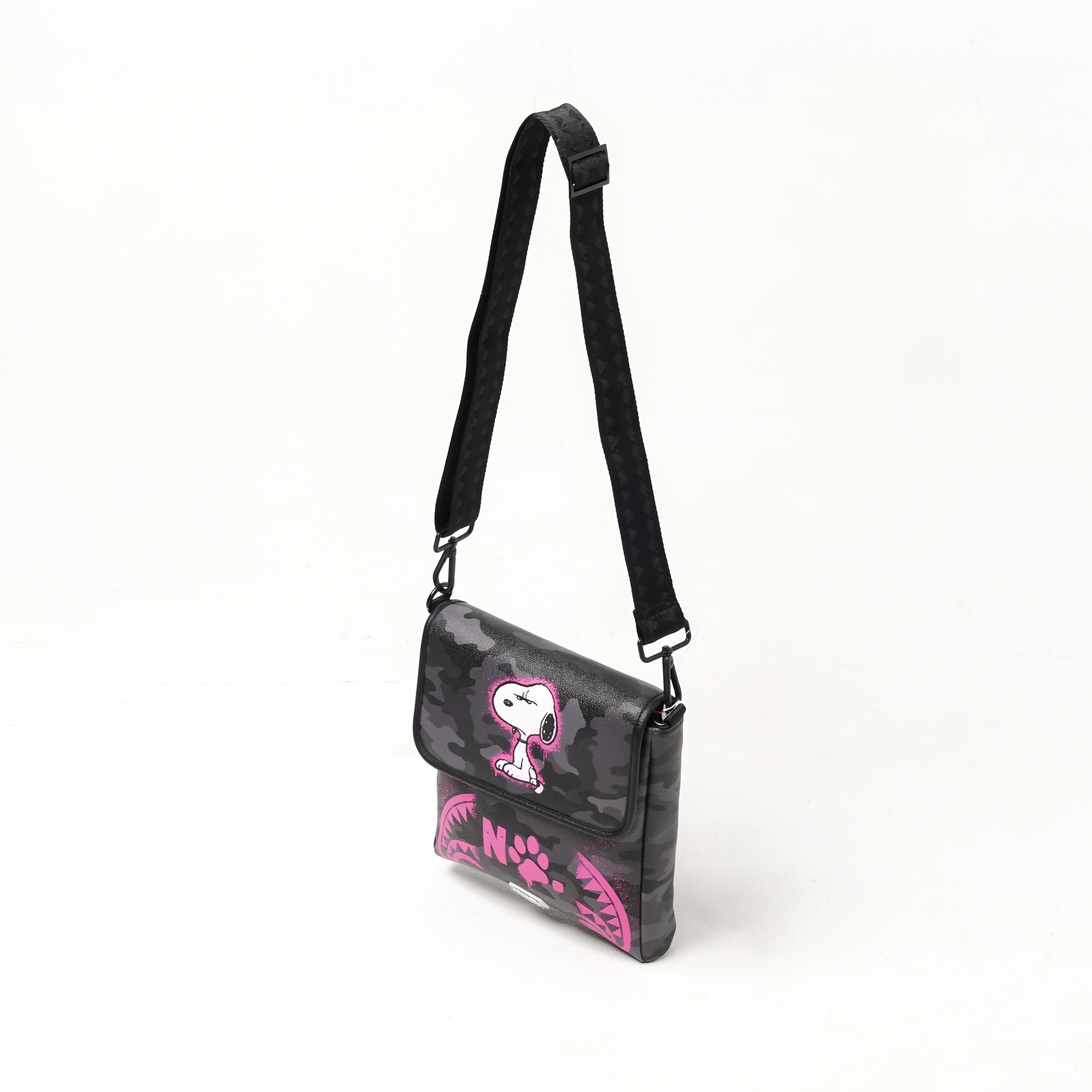 Sprayground Tas SPRAYGROUND SNOOPY THAT'S A NO NO PINK BLACK MESSENGER SLING BAG 100% ORIGINAL