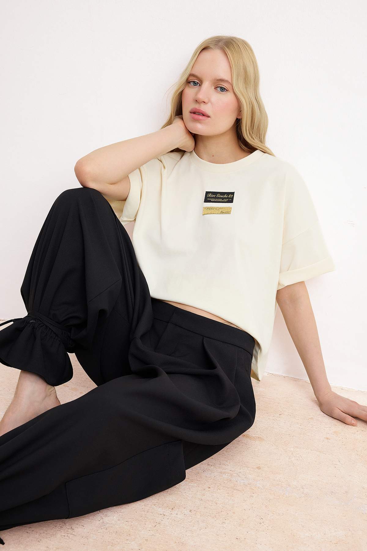 Trendyol Ecru Plain Boxy Crew Neck Standard Sleeve Short Tok 1% Cotton Knitted T-Shirt Twoss26Ts122