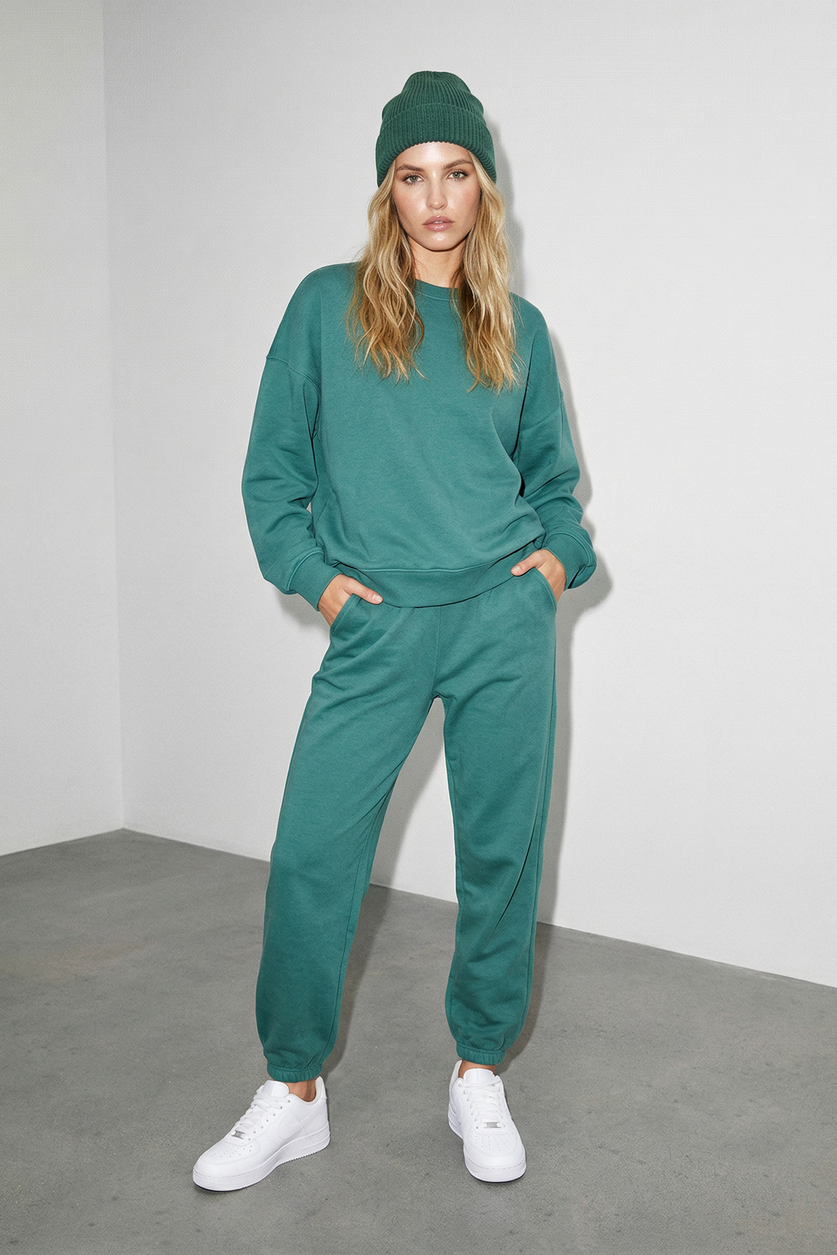 Trendyol Green 2 Thread Crew Neck Basic J Jogger Pants Knitted Tracksuit Set Twoaw25Em17