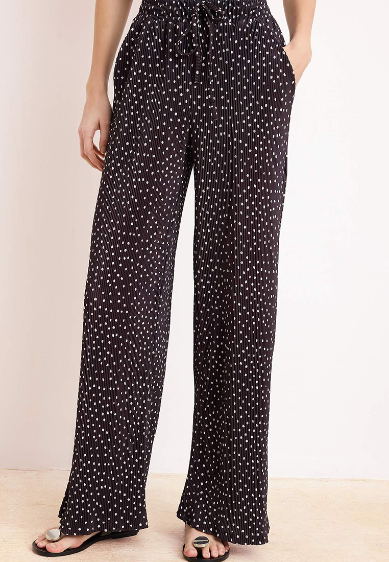 Trendyol Black Polka Dot Wide Leg Elastic Pleated Knitted Trousers Twoss26Pl122