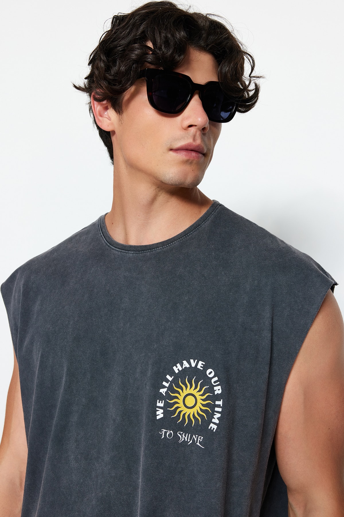 Trendyol Faded Graphic Top