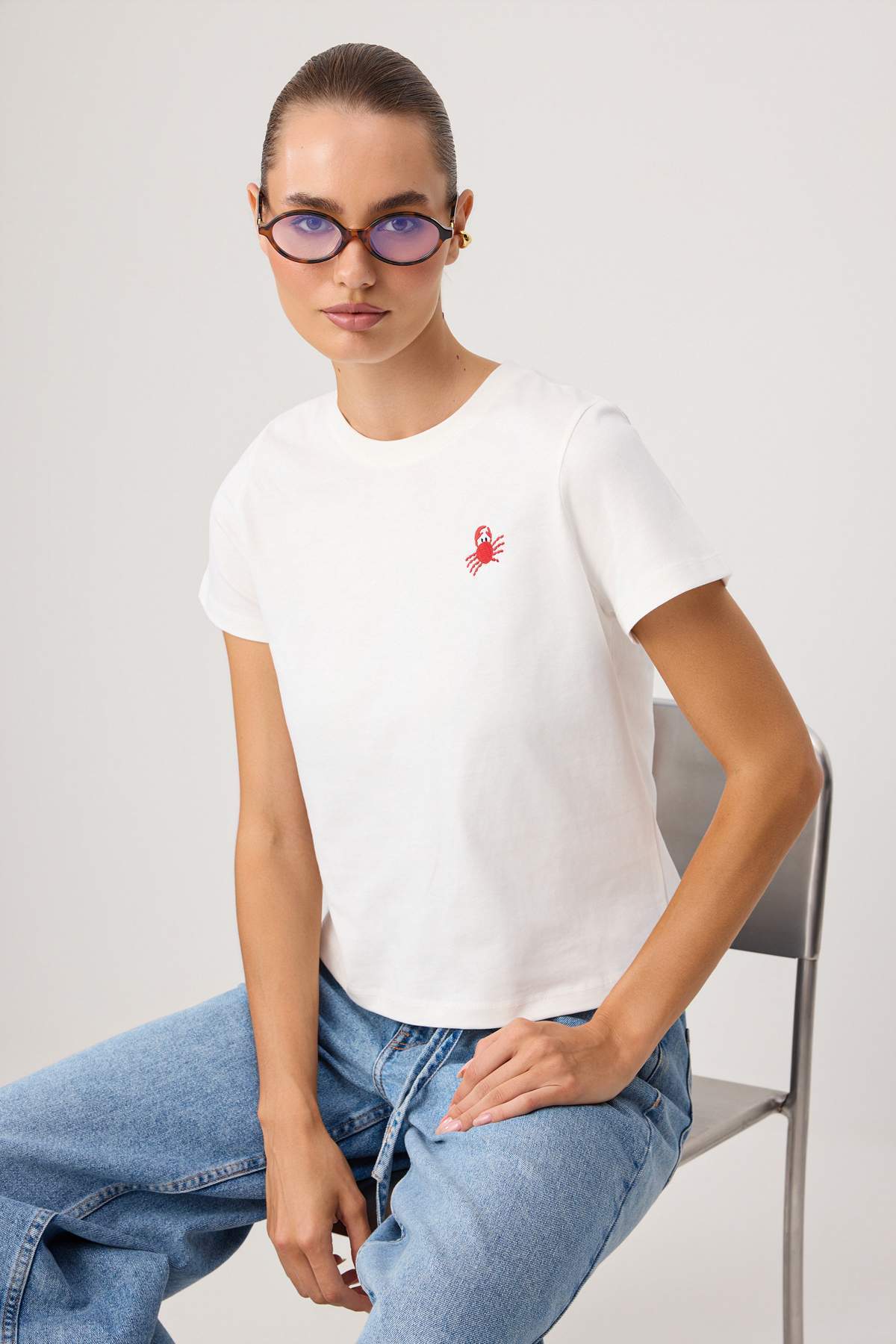 Trendyol Ecru Embroidered Regular Crew Neck Standard Sleeve Short 100% Cotton Knitted T-Shirt Twoss2