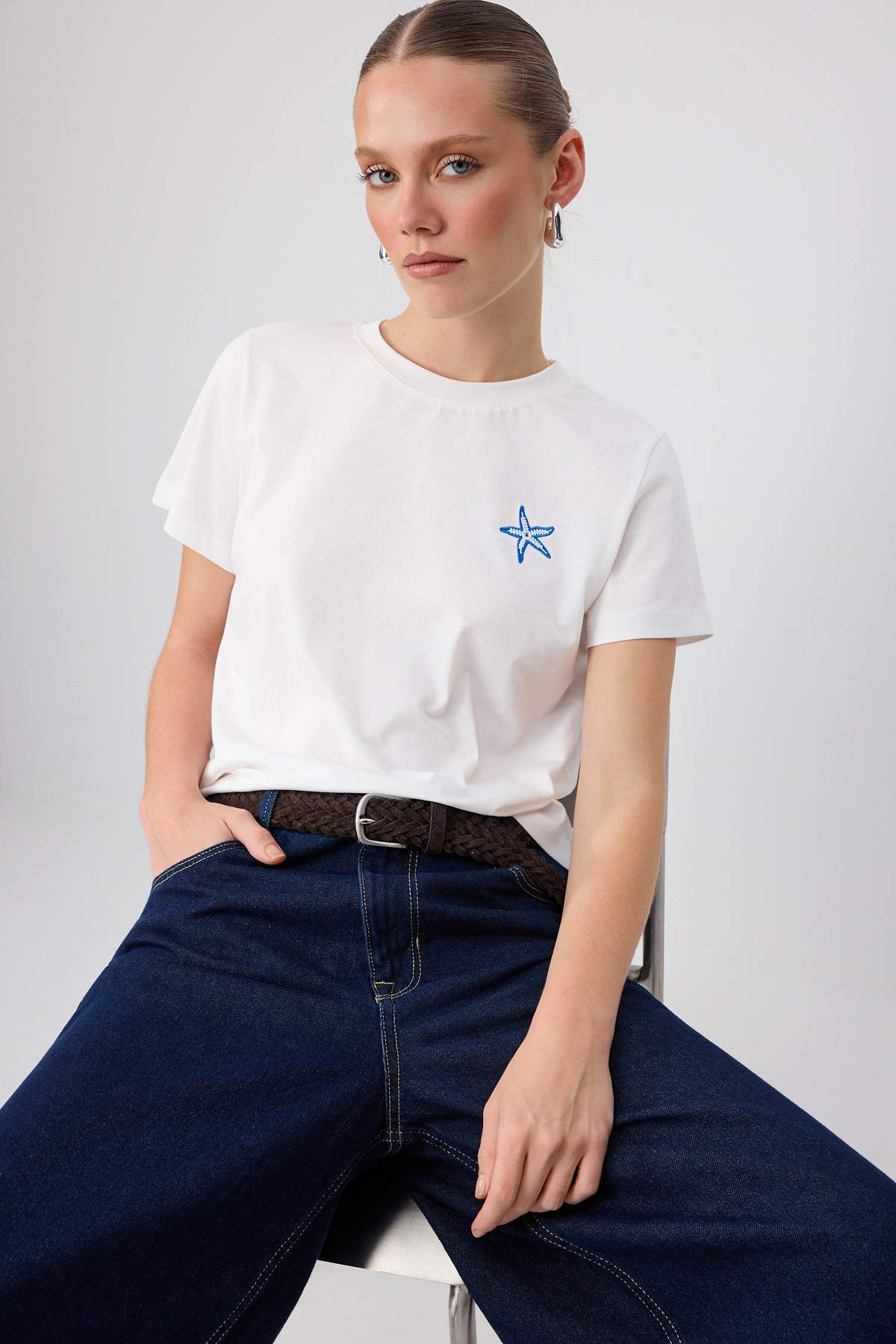 Trendyol Ecru Embroidered Regular Crew Neck Standard Sleeve Short 100% Cotton Knitted T-Shirt Twoss2