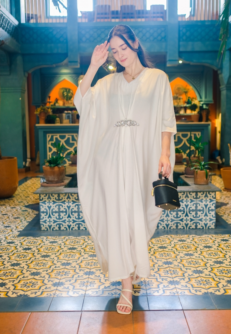 Urban Exchange Saira Kaftan White - Gamis Kaftan Putih Lengan 3/4 Warna White