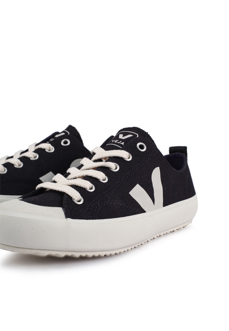 veja black trainers