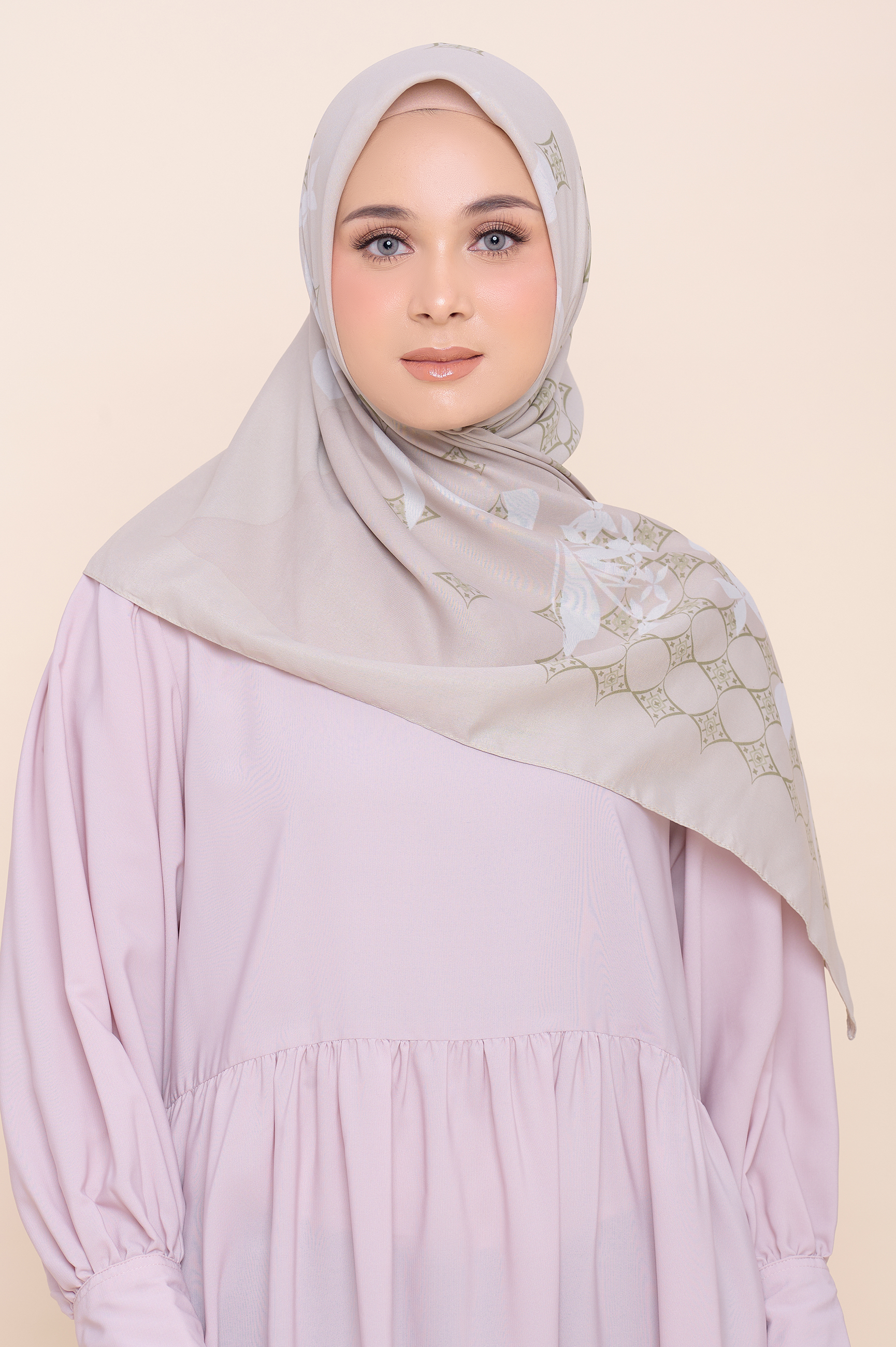 ZM Year End Sale - ZM Zaskia Mecca - Bunga Asoka Salt Scarf Kerudung Segi Empat - Romansa Khatulisti